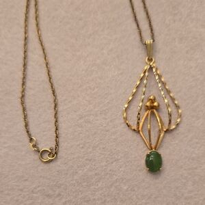 Elegant Gold and Green Jade Pendant Necklace 1/20 12k Gold Filled 18" Chain